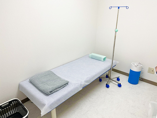 ふぁみーゆ耳鼻咽喉科クリニック（看護助手の求人）の写真6枚目：点滴・休憩室