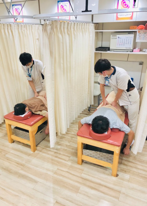 かがやき鍼灸整骨院の写真8枚目：若手からベテランまで