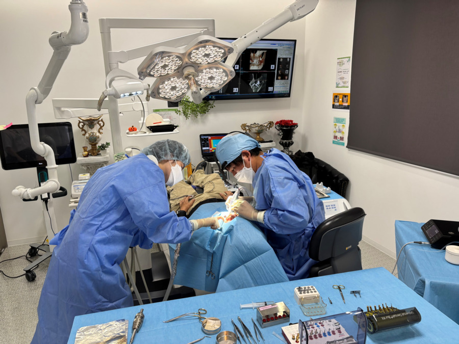 あおば歯科クリニック(歯科医師の求人)の写真3枚目:インプラント症例多数です。