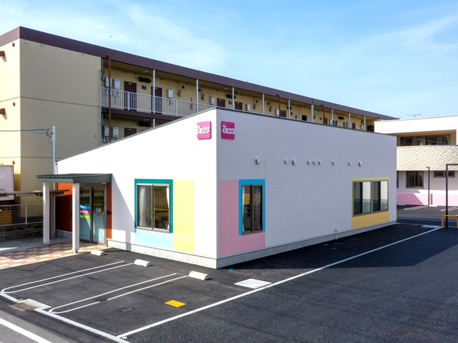 アートチャイルドケアSEDスクール岡山豊成の写真2枚目:当社運営の認可保育園と併設されているメリットを活かして密に連携しています。