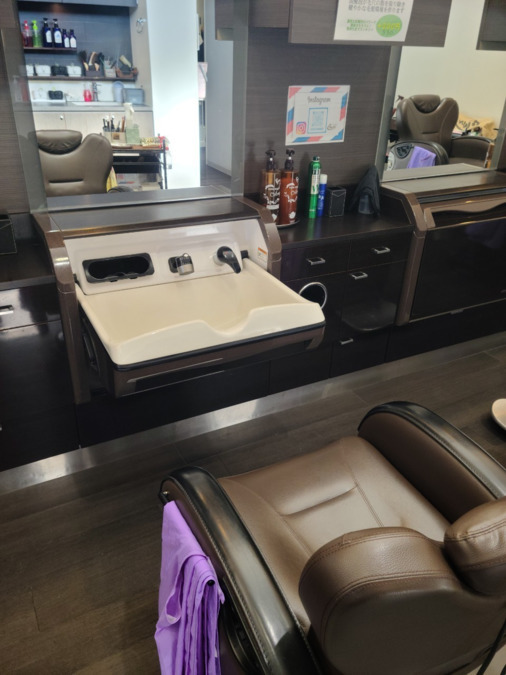 CHURA　BARBER　富田林店の写真3枚目：収納式シャンプー台！