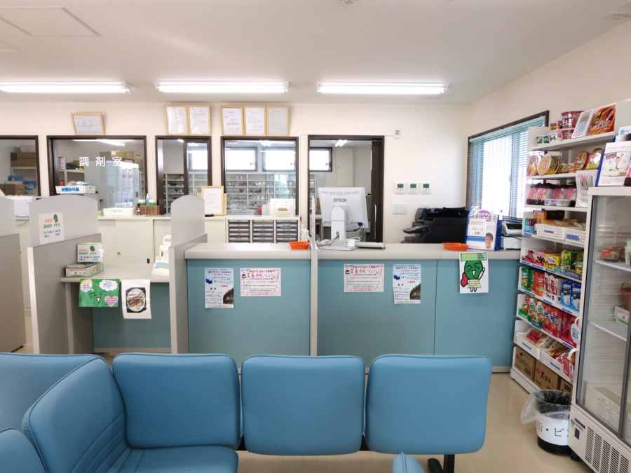 つばさ薬局熊谷店（薬剤師の求人）の写真2枚目：つばさ薬局熊谷店（待合室）