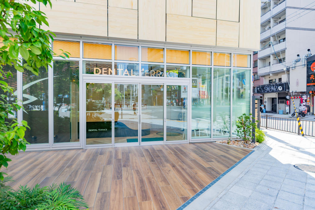 デンタルテラス中之島の写真2枚目：2024年7月開院のオシャレで綺麗なクリニックです
