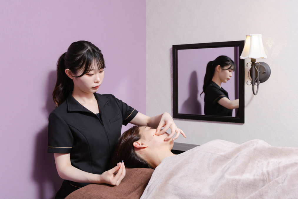 C by CALISTA 新宿南口店の写真