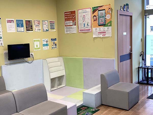 株式会社アイセイ薬局　アイセイ薬局　水戸南町店（薬剤師の求人）の写真3枚目：アイセイ薬局　水戸南町店の内観