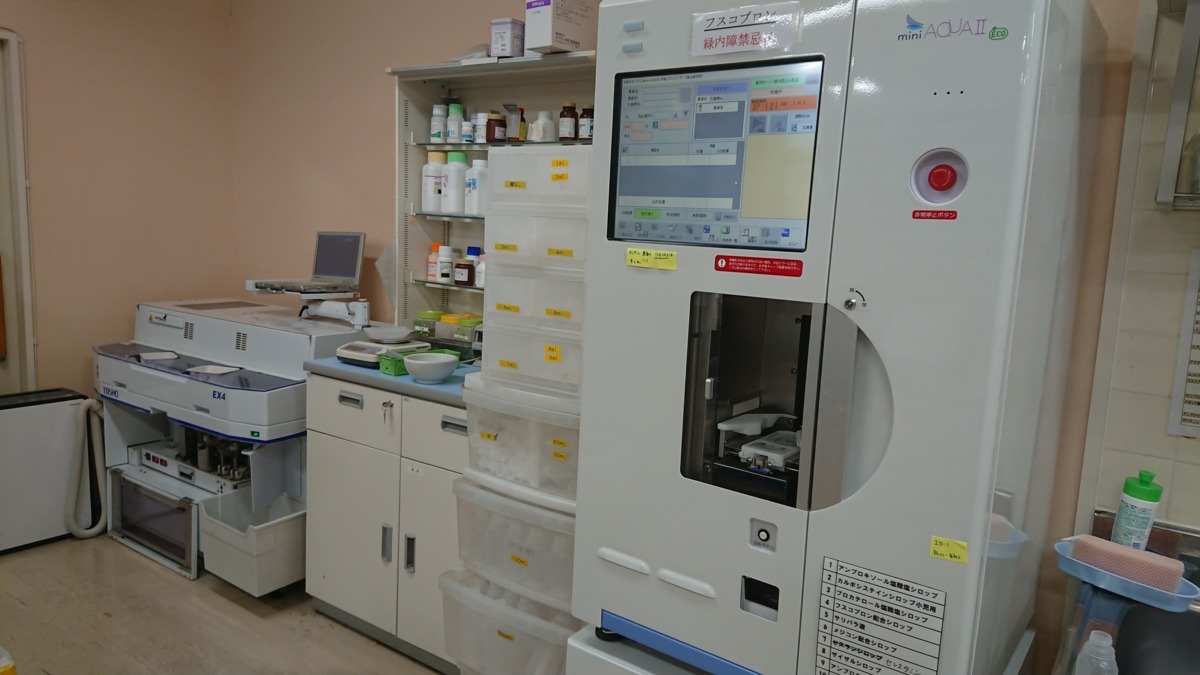 ハープ薬局 つかざん店（薬剤師の求人）の写真3枚目：つかざん店　水剤機　分包機