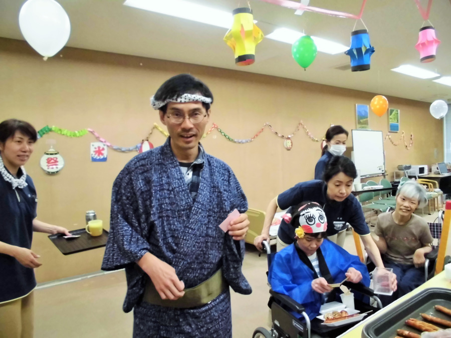 社会福祉法人三田市社会福祉協議会 中央デイサービスセンター障害者デイサービスセンター(看護師/准看護師の求人)の写真6枚目:夏祭り、クリスマス会、初盆、おやつ作りなど季節感を大切にしています