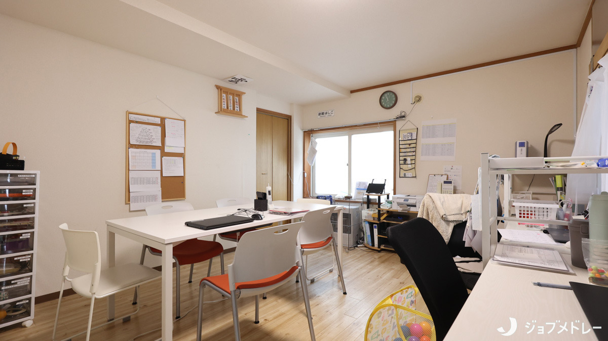 いころきっず（保育士の求人）の写真16枚目：落ち着いて業務に取り組める空間です