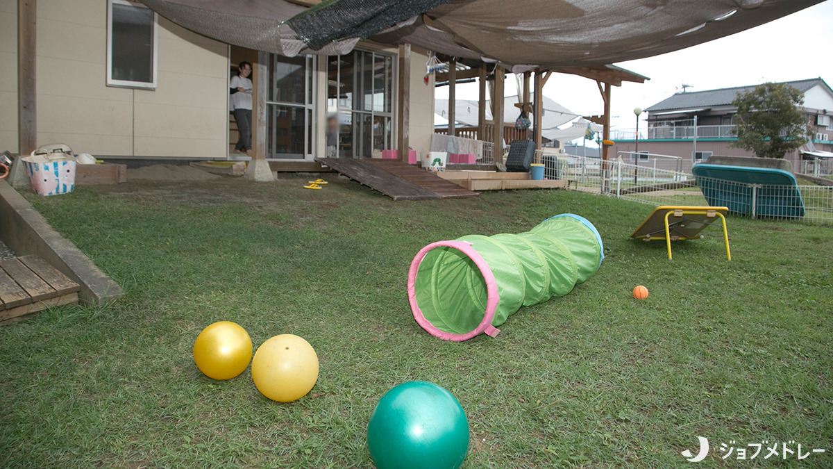 幼保連携型認定こども園にじのね（保育士の求人）の写真28枚目：さまざまな遊具で自由に遊んでいます