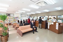 マロン薬局 みなみ野店の写真2枚目: