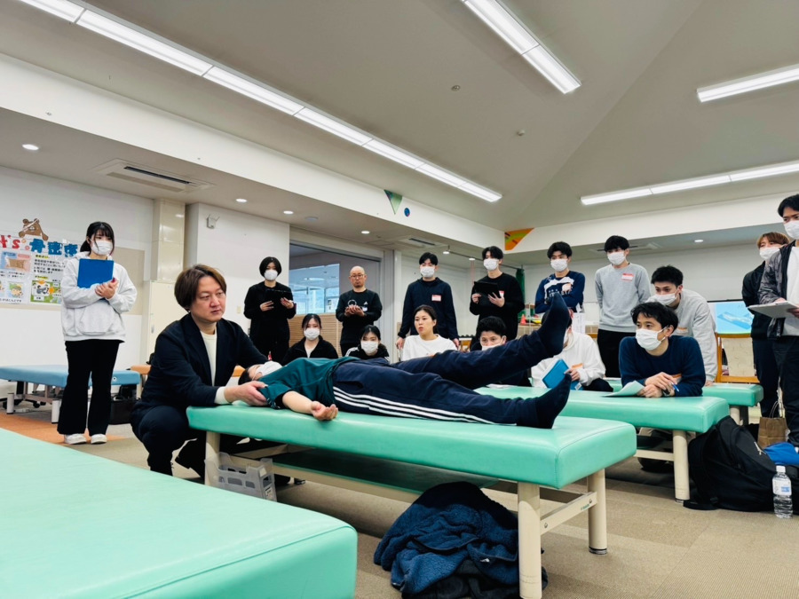 のぞみ整形外科スタジアム前クリニック（理学療法士の求人）の写真9枚目：外部講師を招いての勉強会開催2025.2月