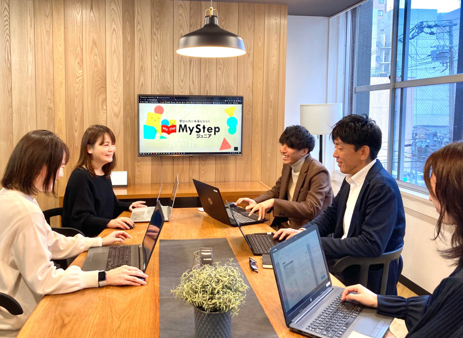 MyStepジュニア堀江教室（児童指導員/指導員の求人）の写真4枚目：増進堂・受験研究社グループとして福祉×教育を展開しています
