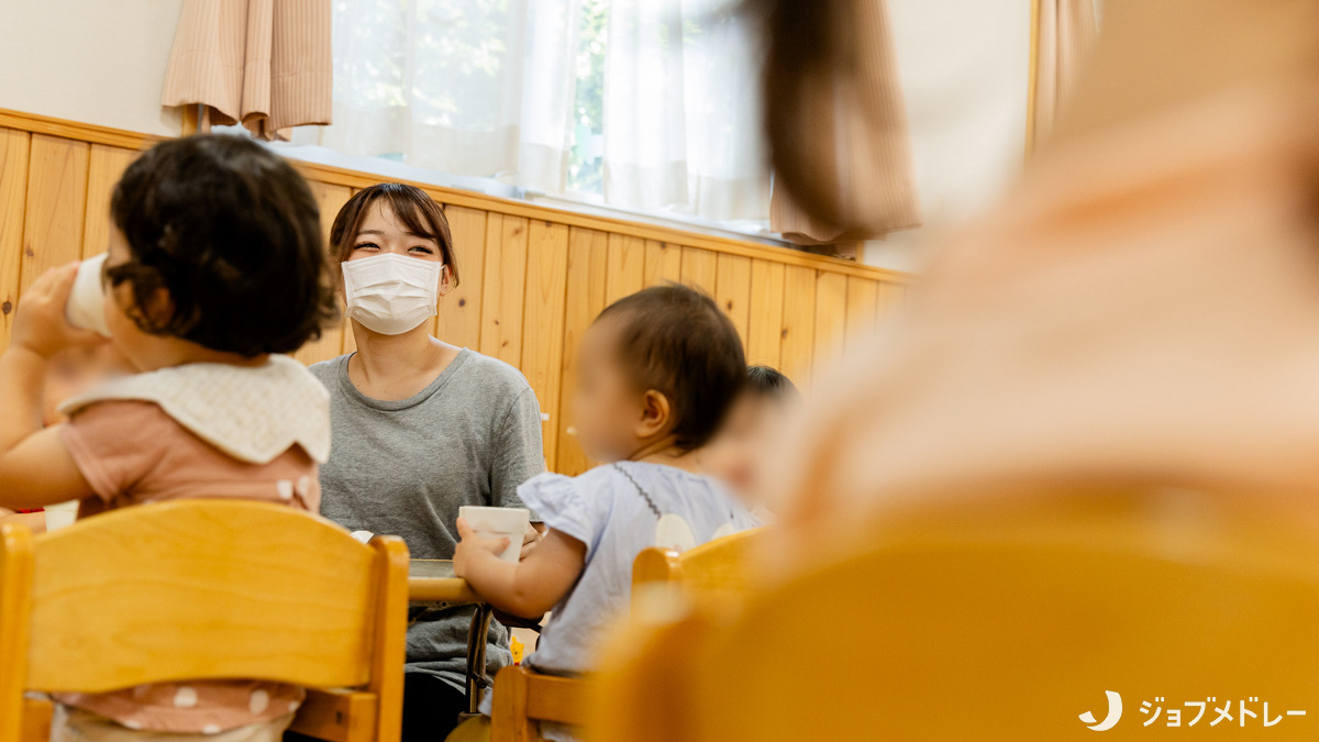 武蔵境コスモ保育園（保育士の求人）の写真6枚目：子どもたちと職員の笑顔が溢れています＊