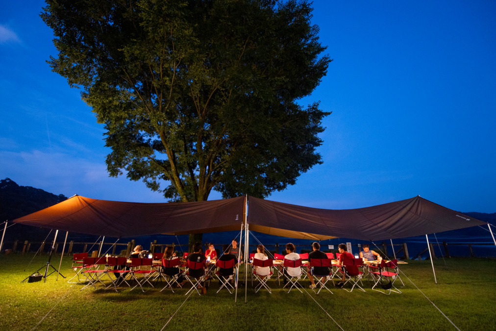 スポーツパークBASIS新富(児童指導員/指導員の求人)の写真16枚目:キャンピング研修にて異業種の外部講師による研修やアクティビティ研修などを実施