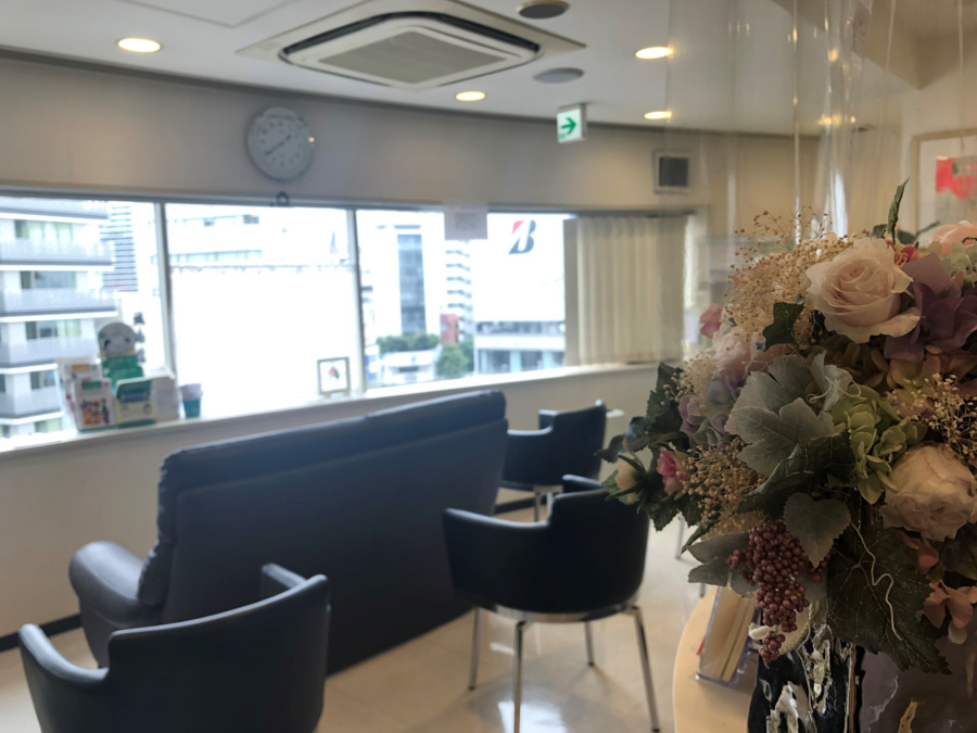医療法人社団行基会　川村総合診療院の写真2枚目：ビルの7階からの見晴らしがよく、光のたくさん入る職場です。