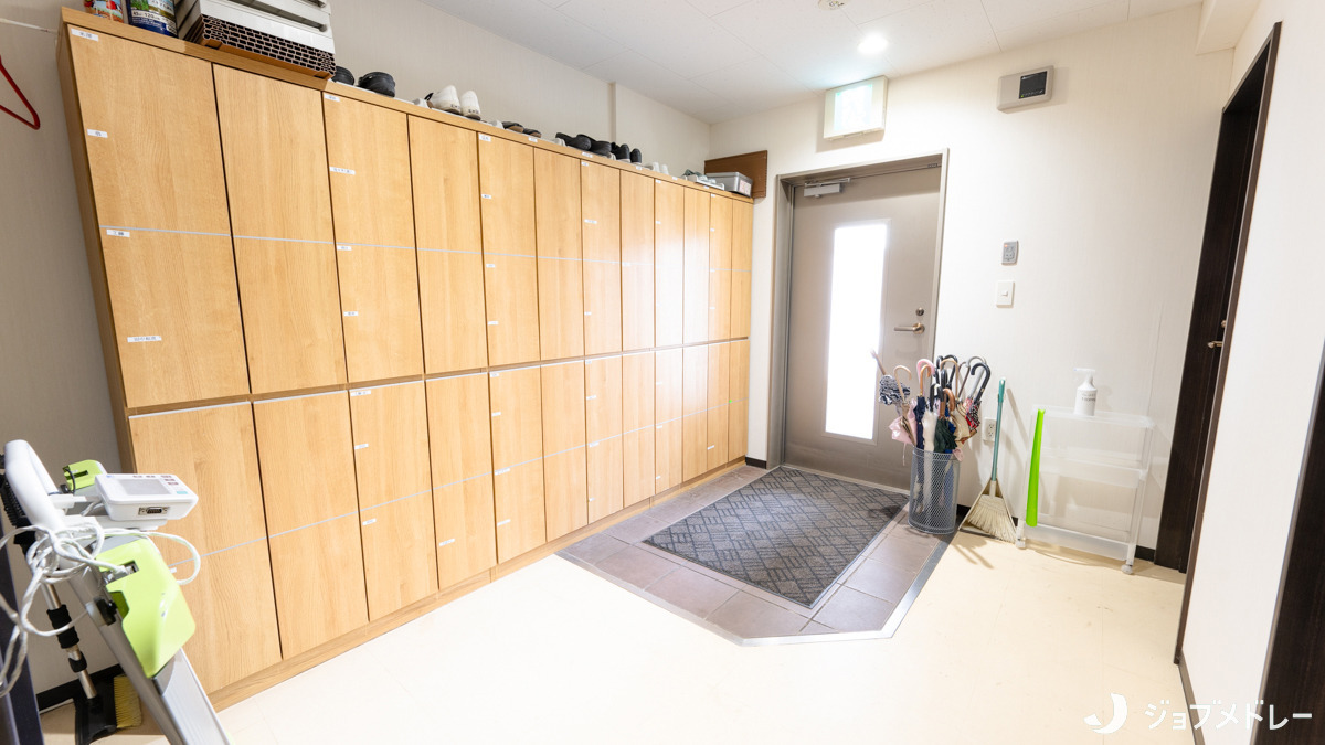 朝日ケアホーム山鼻の写真25枚目：職員用の下駄箱です