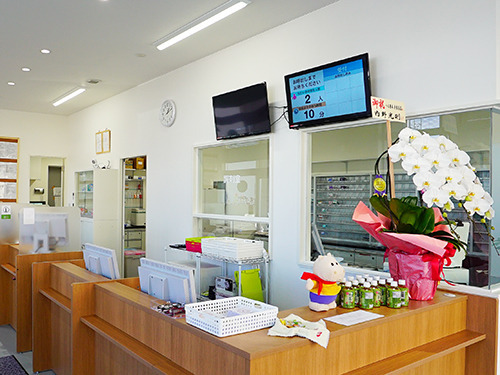 つる薬局　東有馬店（薬剤師の求人）の写真2枚目：つる薬局　東有馬店の内観