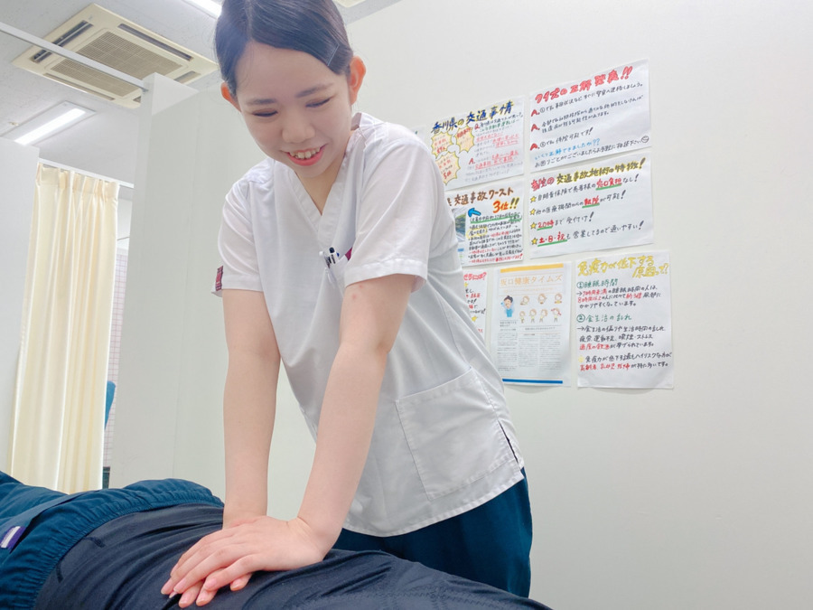 丸亀坂口鍼灸整骨院（柔道整復師の求人）の写真7枚目：男女比は6：4！女性も多く活躍している会社です！
