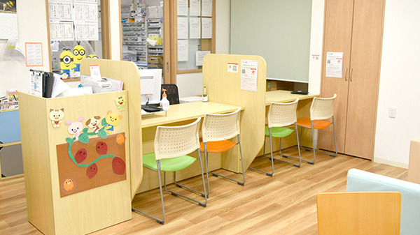 オトノハ薬局みつはし店の写真3枚目：オトノハ薬局　みつはし店　投薬カウンター