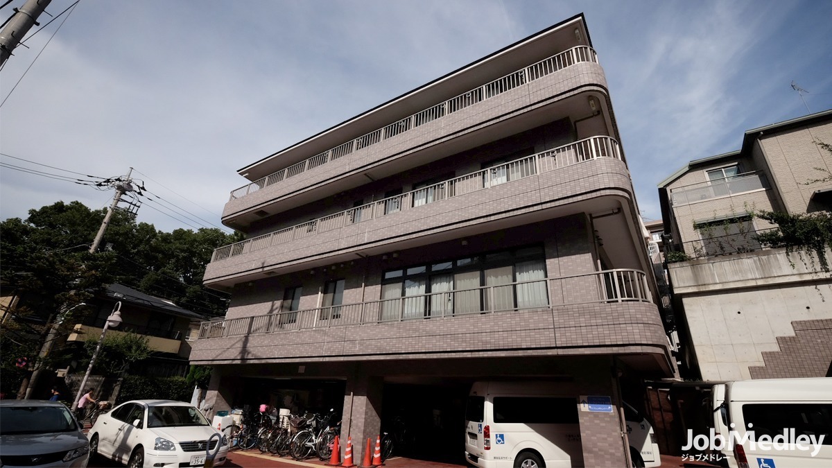 グループホームエーデルワイス四葉の写真2枚目：散歩や体操の機会を多く設け、身体機能の維持・向上に努めます