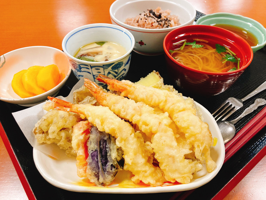 クラシックレジデンス江戸川台の写真13枚目：食事が自慢の施設です！！　天ぷら御前