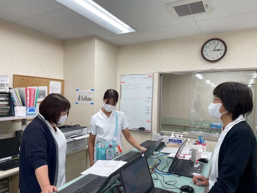 鵜飼病院（看護師/准看護師の求人）の写真2枚目：職員同士相談しやすい環境
