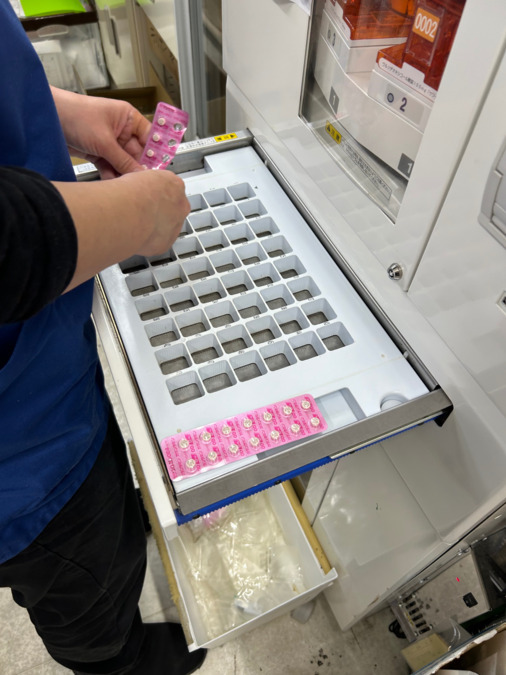 ふじやま薬局（薬剤師の求人）の写真4枚目：錠剤自動分包機