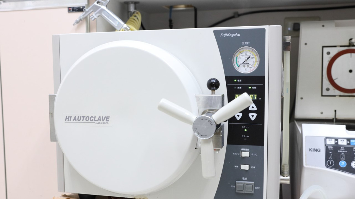 久我山駅前歯科・矯正歯科(歯科助手の求人)の写真3枚目:滅菌機器の使い方など、詳細はレクチャーいたします*