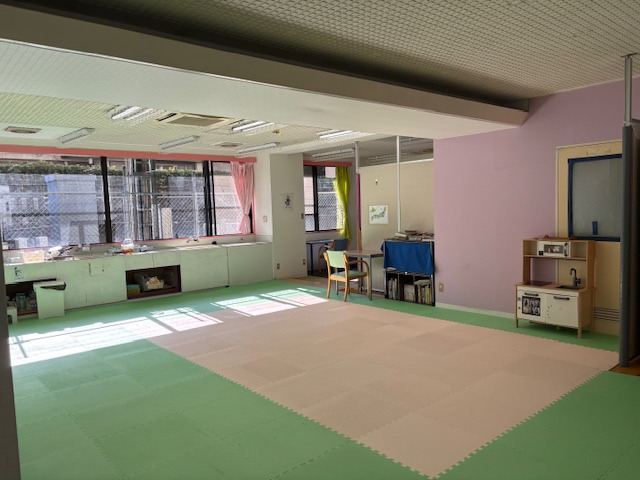 児童デイサービスわくわく（児童指導員/指導員の求人）の写真6枚目：活動室（正面）
