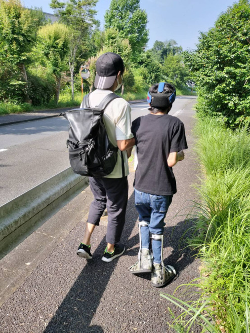 あゆみ（サービス提供責任者の求人）の写真6枚目：学校のバスポイントまで一緒に向います。

緑が多く癒されます。