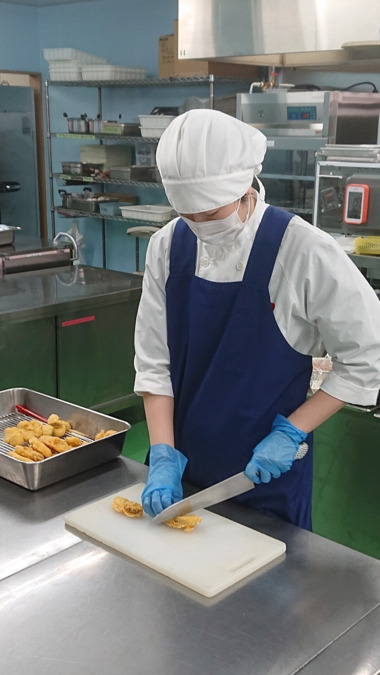 株式会社ミールサービスたにぐち 特別養護老人ホーム青浄苑内の厨房(調理師/調理スタッフの求人)の写真: