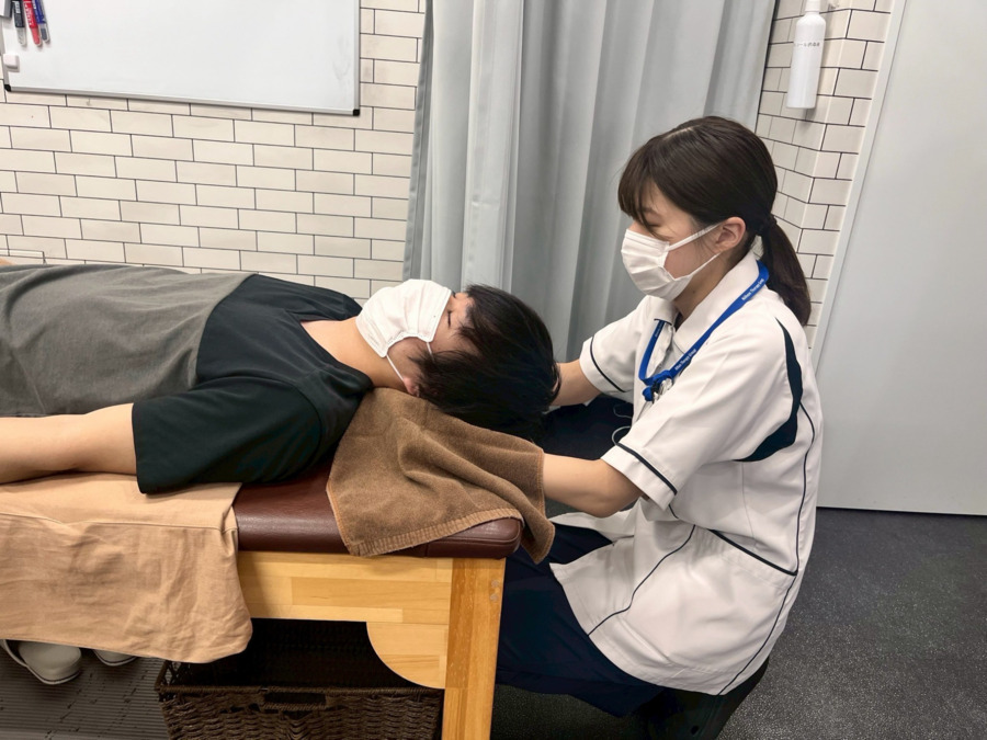 はぴねす鍼灸整骨院　高槻院（柔道整復師の求人）の写真6枚目：女性スタッフ活躍中！