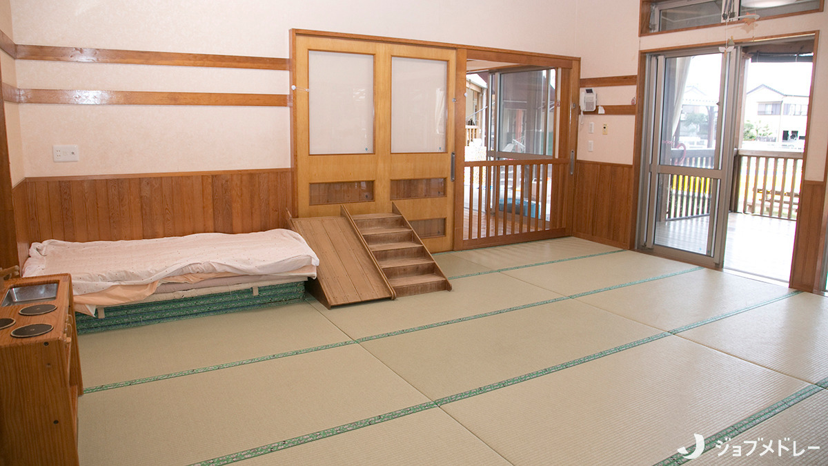 幼保連携型認定こども園にじのね（保育士の求人）の写真11枚目：広々とした空間で元気いっぱいに過ごしています