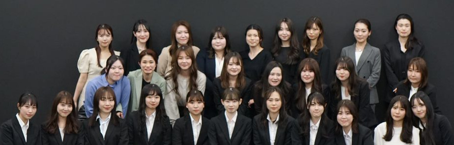 シティデンタルクリニックペリエ千葉エキナカ（歯科衛生士の求人）の写真4枚目：法人内で活躍する歯科衛生さんたちです！