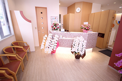 みやじま歯科の写真5枚目：白を基調にした院内です
