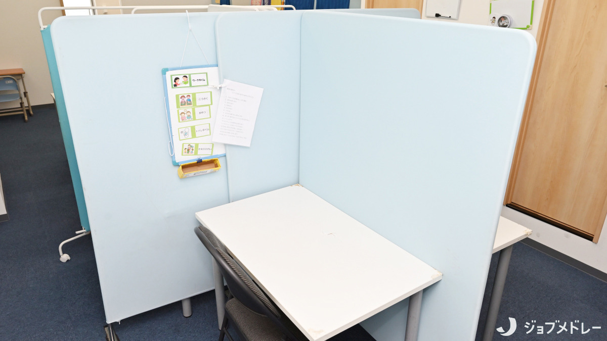 ウイングあさお(言語聴覚士の求人)の写真8枚目:パーテーションを設けて集中できるよう工夫しています