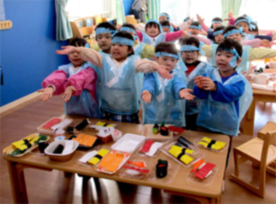 みなみ新松戸保育園の写真3枚目:お店屋さんごっこ①