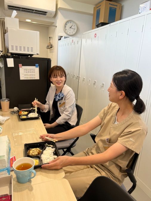歯科いとう成田（歯科衛生士の求人）の写真8枚目：昼食は美味しいお弁当がでます。