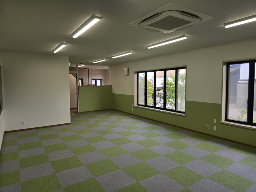 ブロッサムジュニア横浜南山田教室【2025年12月オープン予定】（児童指導員/指導員の求人）の写真6枚目：1F左奥から