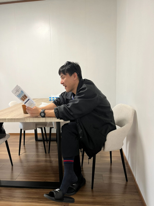 にじいろ訪問看護 西三河【2025年04月オープン】(看護師/准看護師の求人)の写真7枚目:開所からいるイケおじ先輩NSが優しくサポートしてくれます!