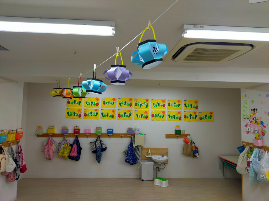 フレンドキッズランド 新白岡東口園（保育士の求人）の写真2枚目：園内1