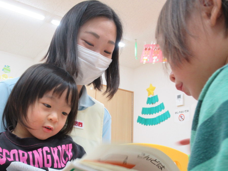 ニチイキッズひらま保育園の写真7枚目：持ち帰り仕事なし。残業少なめなので、プライベートとの両立も可能です。
