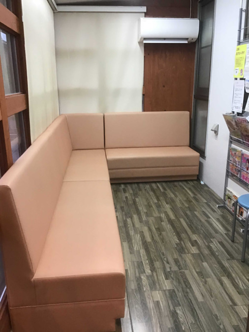 あいち薬局弥富（調剤事務の求人）の写真6枚目：待合室です。