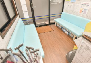 平安調剤薬局（薬剤師の求人）の写真2枚目：平安調剤薬局の待合