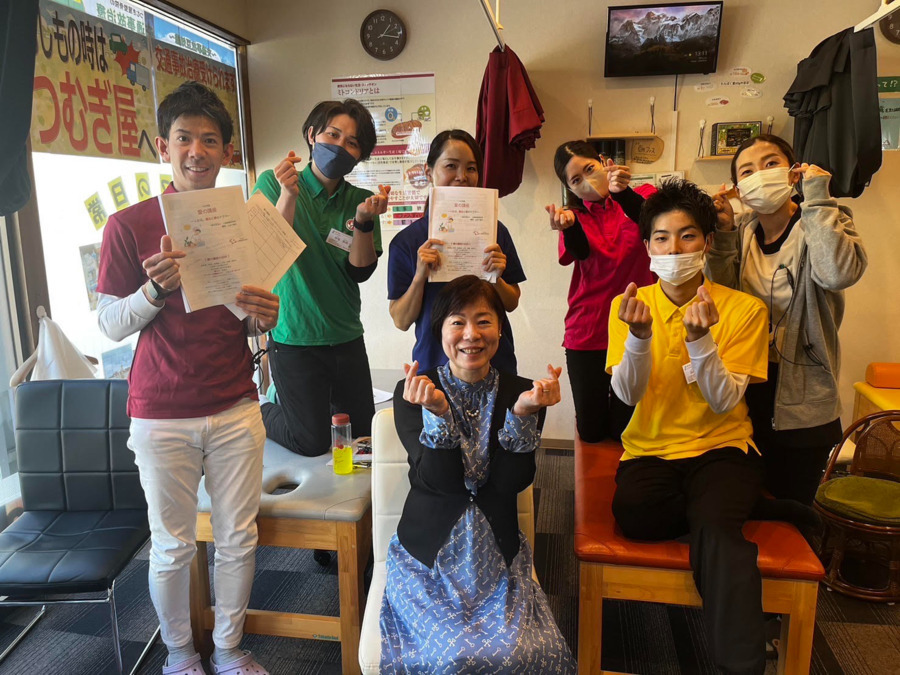つむぎ屋整骨院の写真7枚目：全体研修では定期的に外部の講師を呼んで受けております
