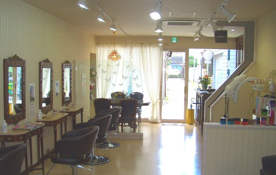 諏訪美容室 諏訪森駅前店の写真