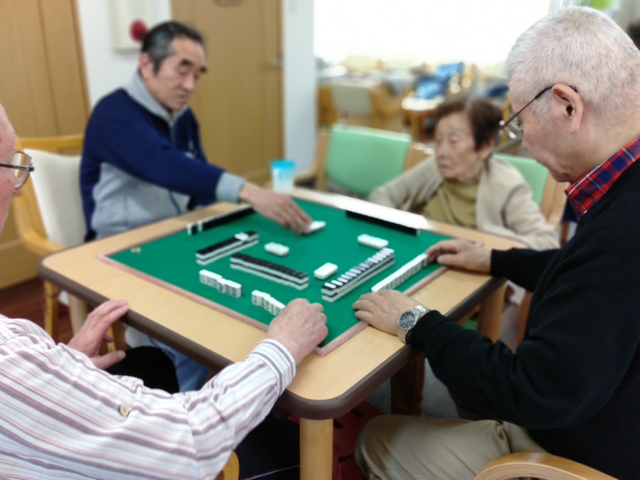 アクシスデイサービス南吹田（介護職/ヘルパーの求人）の写真4枚目：麻雀大会