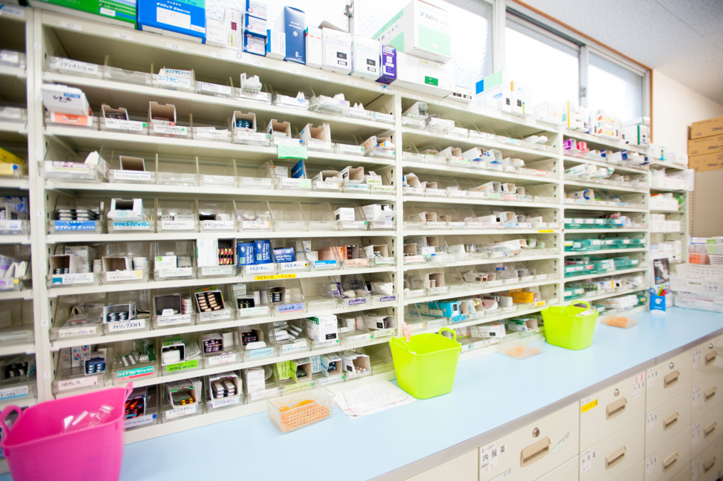 辻薬局 大名小路店（薬剤師の求人）の写真7枚目：辻薬店　大名小路店　調剤室2