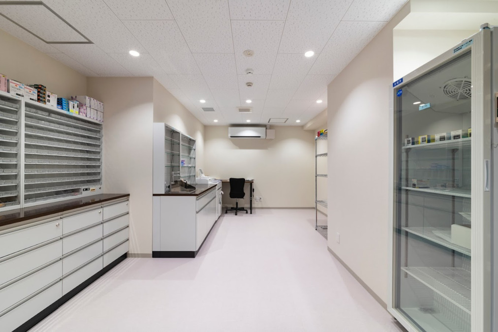あおぞら薬局 小馬出店(薬剤師の求人)の写真2枚目:あおぞら薬局 小馬出店の内観