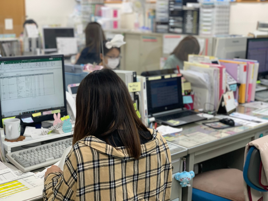 株式会社ファーストフーズ 上鳥羽工場内の厨房の写真